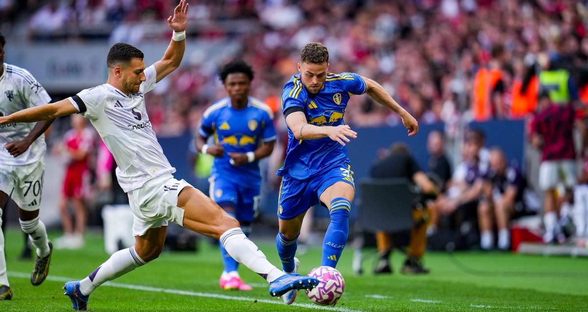 Soi Kèo Manchester United Vs Leeds United 02h00 14/04 - Vòng 32 Ngoại Hạng Anh 2 Cả hai đội bóng đều có phong độ thi đấu ổn định